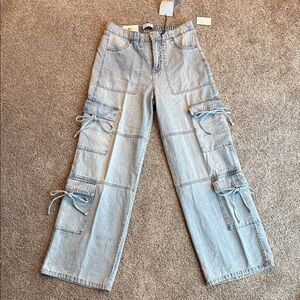 NWT Vanilla Star Multi-Cargo "Bow Jeans" Light Wash - Small